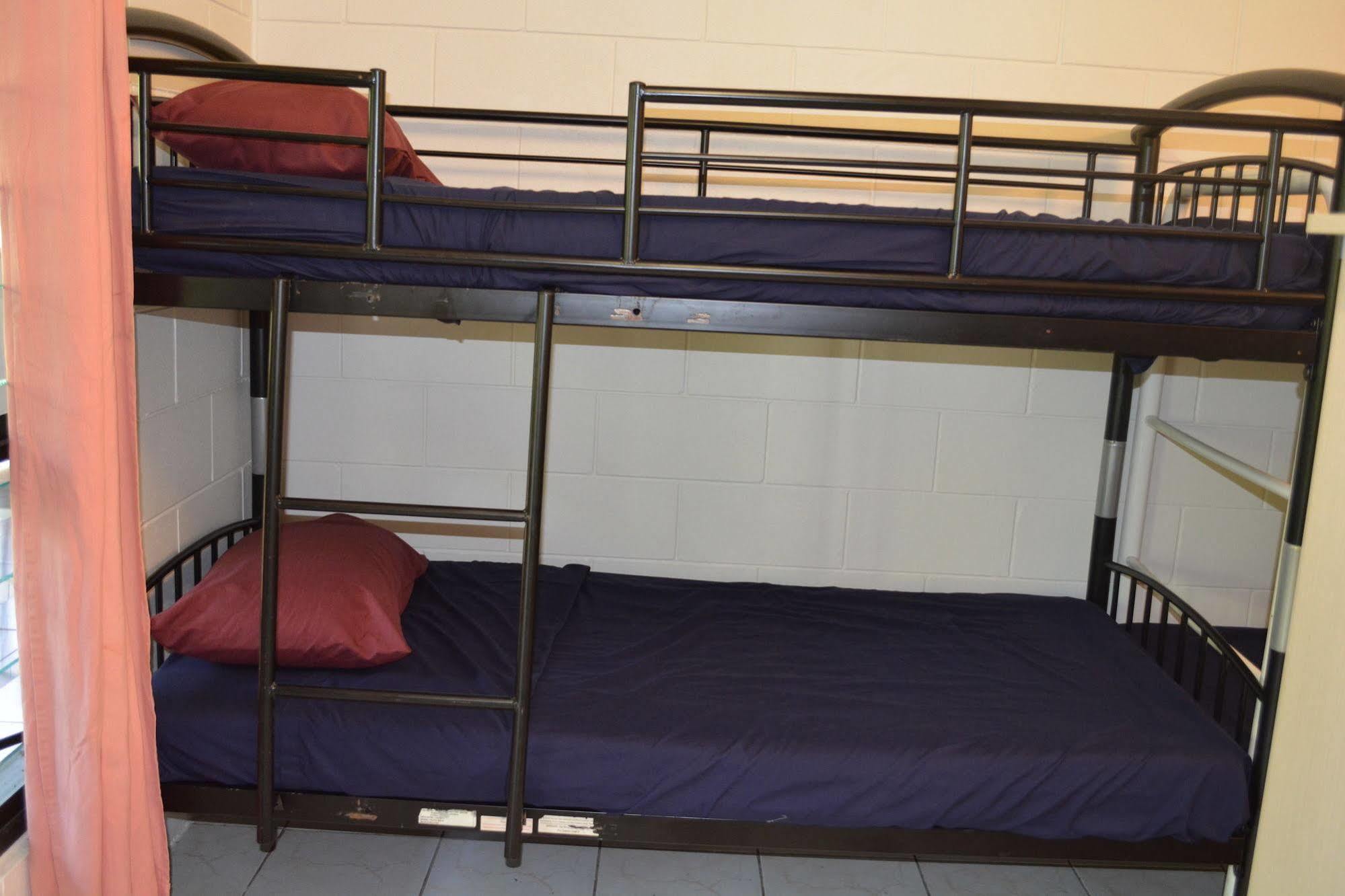 Frogs-Hollow Backpackers Darwin Esterno foto